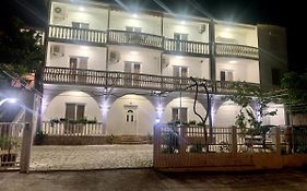 Apartments Sr
